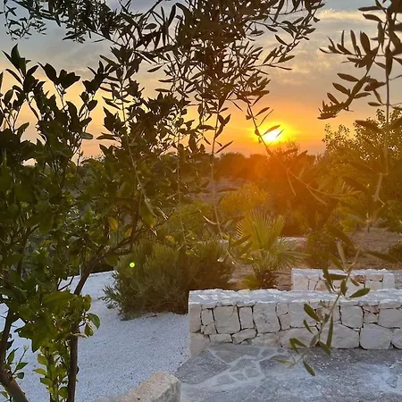 Casa Giuliveto - Charmantes Ferienhaus Mit Privatpool In Olivenhain Ostuni Exterior photo
